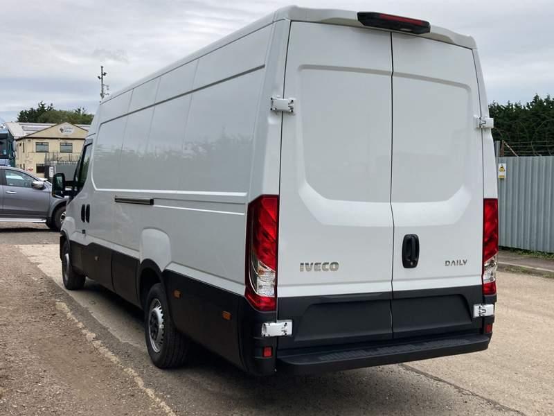 Iveco Daily 35S16 Automatic Panel Van