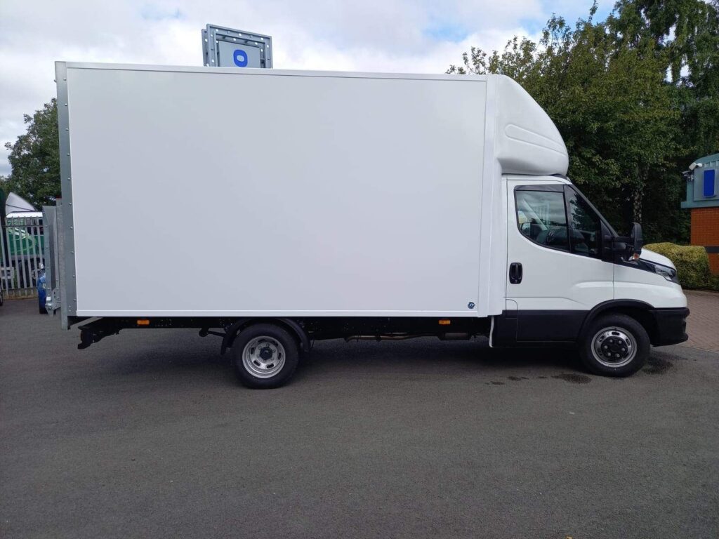 Iveco Daily 35C16H Automatic Luton Tail lift