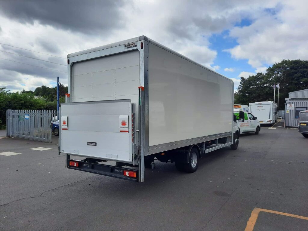 Iveco Daily 72C18 Automatic Box Tail Lift