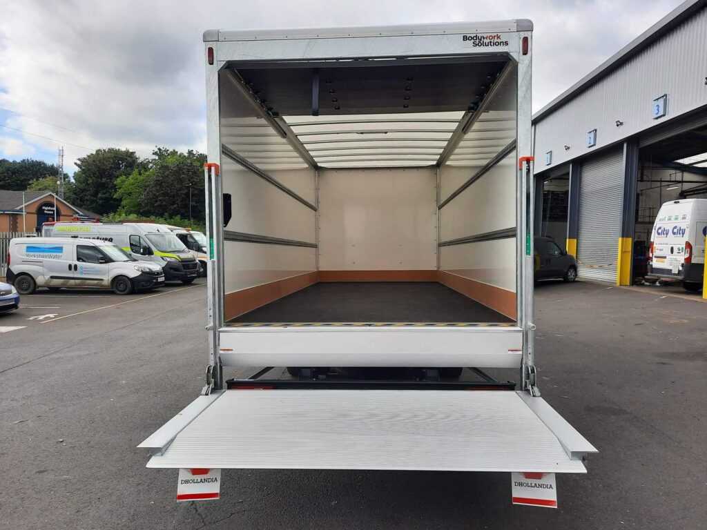 Iveco Daily 72C18 Automatic Box Tail Lift