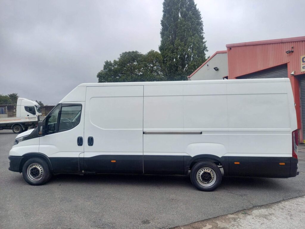 Iveco Daily 2.3D HPI 14V 35S 4100 LWB High Roof Euro 6 (s/s) 5dr