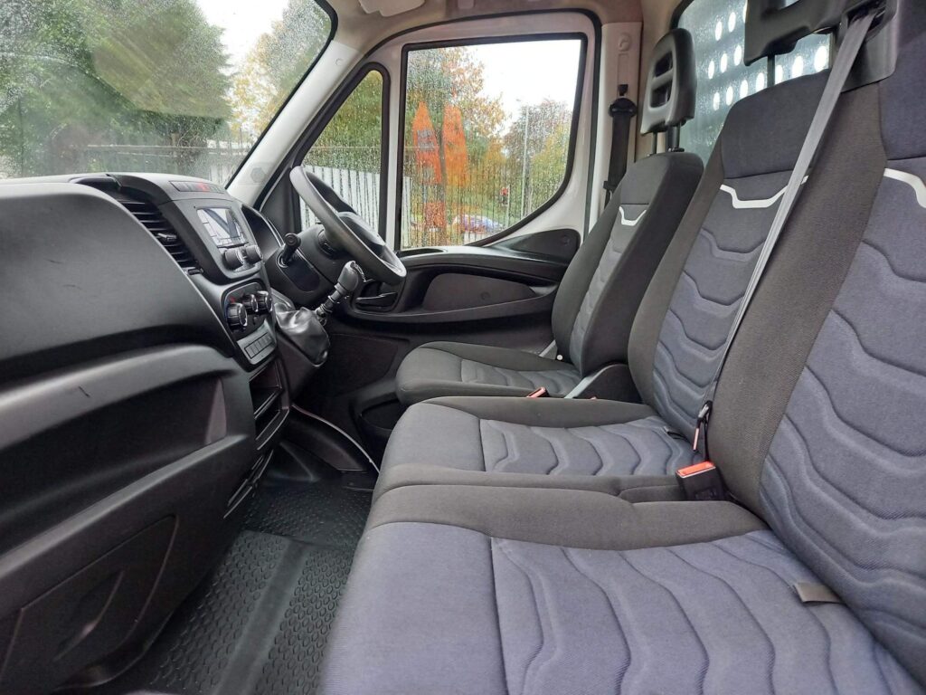 Iveco Daily 2.3D HPI 14V Business 35C 3450 MWB Euro 6 (s/s) 2dr (DRW)