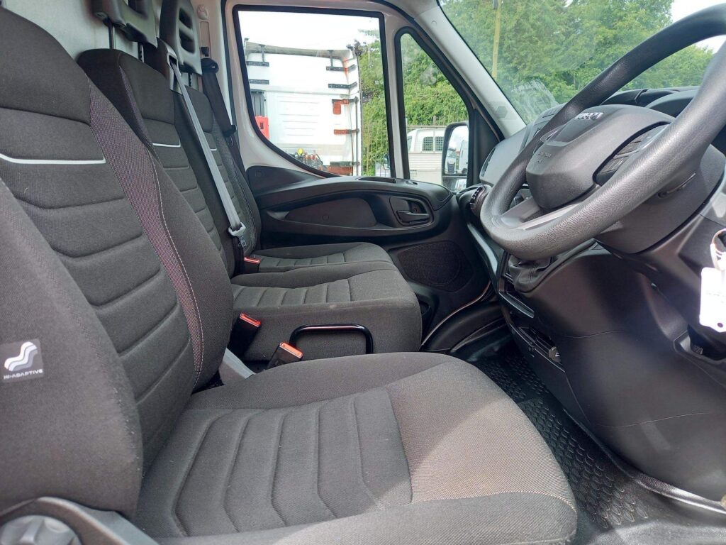 Iveco Daily 2.3D HPI 14V Business 35C 4100 LWB High Roof Euro 6 (s/s) 5dr (DRW)