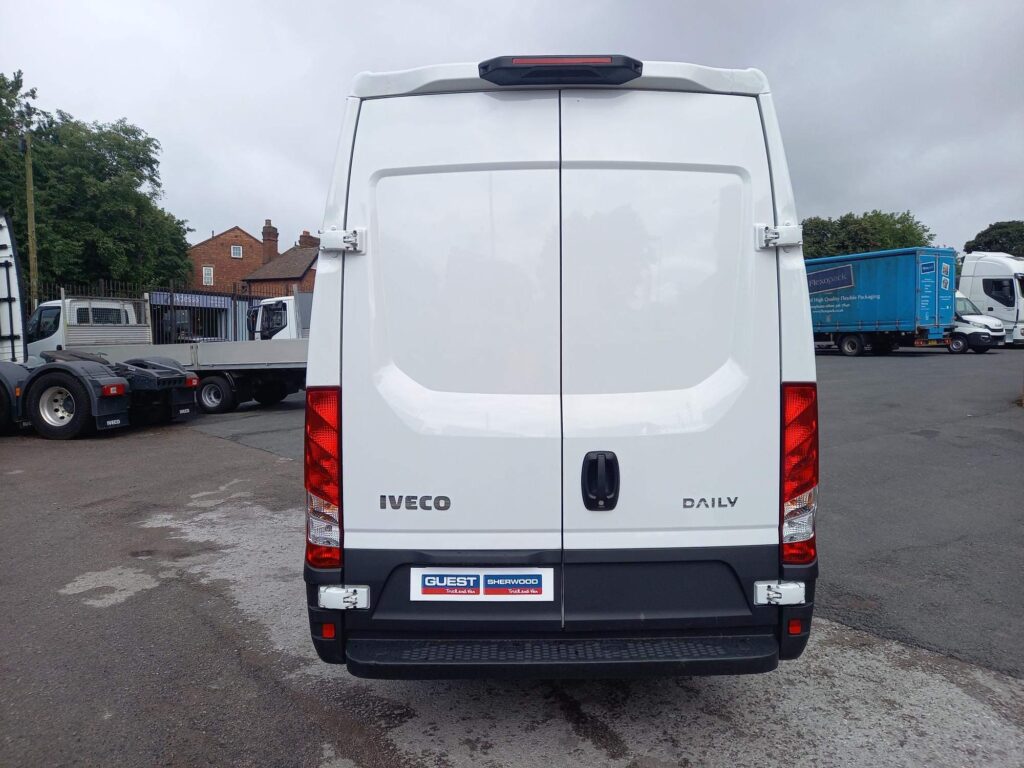 Iveco Daily 2.3D HPI 14V Business 35C 4100 LWB High Roof Euro 6 (s/s) 5dr (DRW)