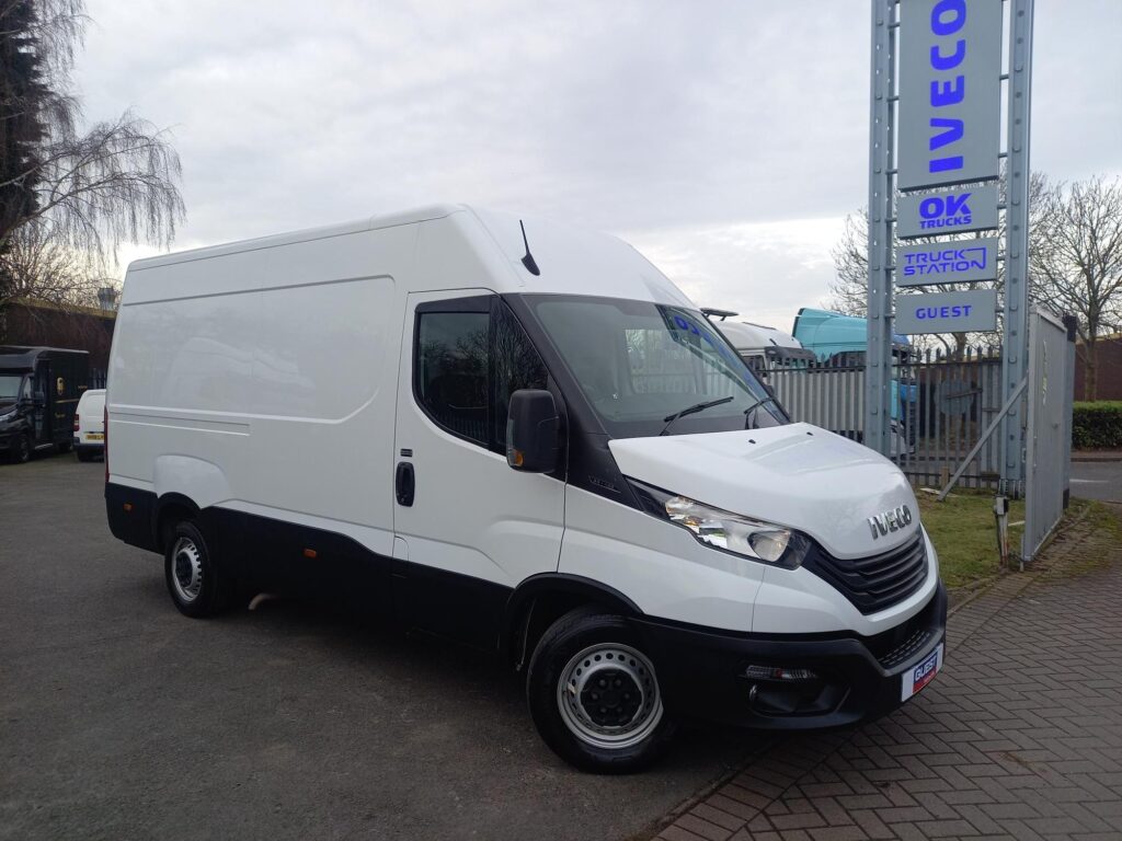 Iveco Daily 2.3D HPI 14V Business 35S 3520L MWB High Roof Euro 6 (s/s) 5dr