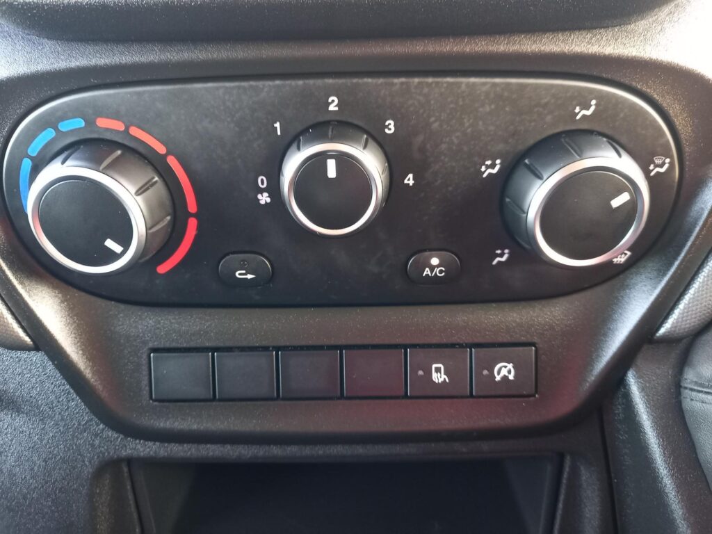 Iveco Daily 2.3D HPI 14V Business 35C 3750 LWB Euro 6 (s/s) 2dr (DRW)