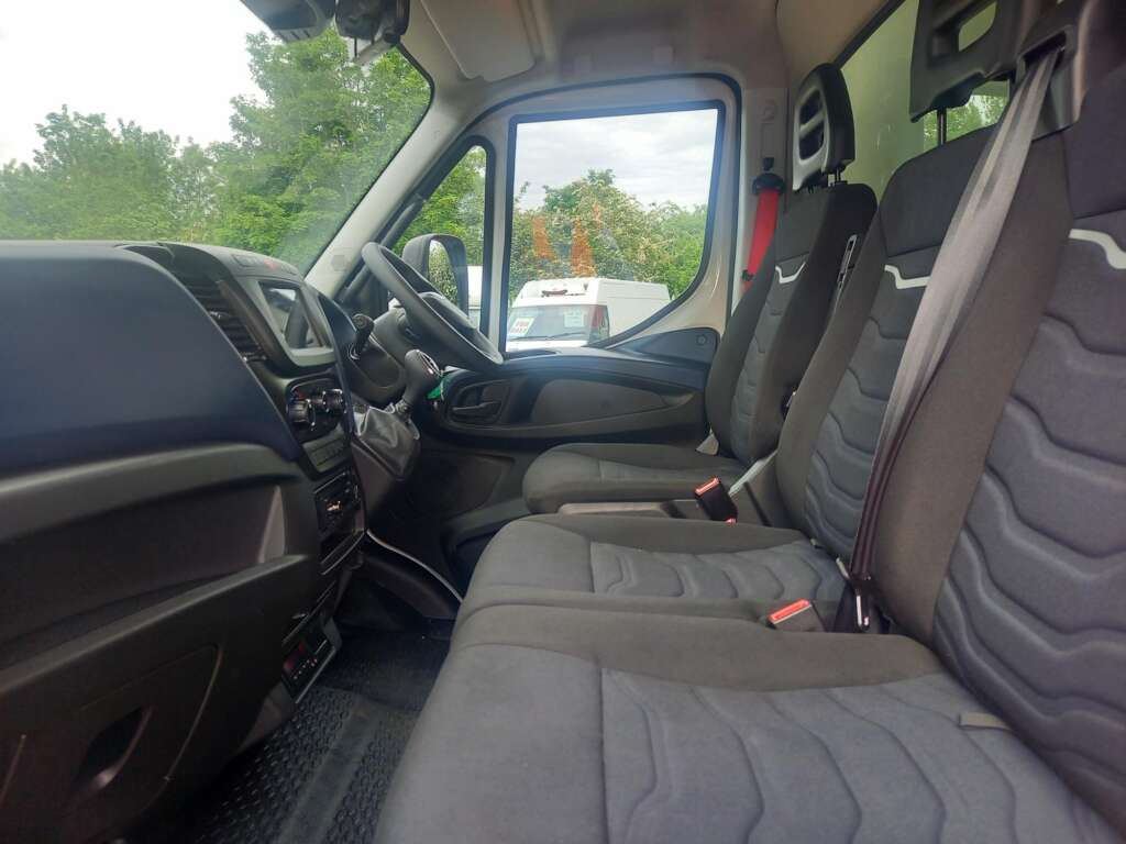 Iveco Daily 70C 20 EV-150 200HP BOX & TAILLIFT