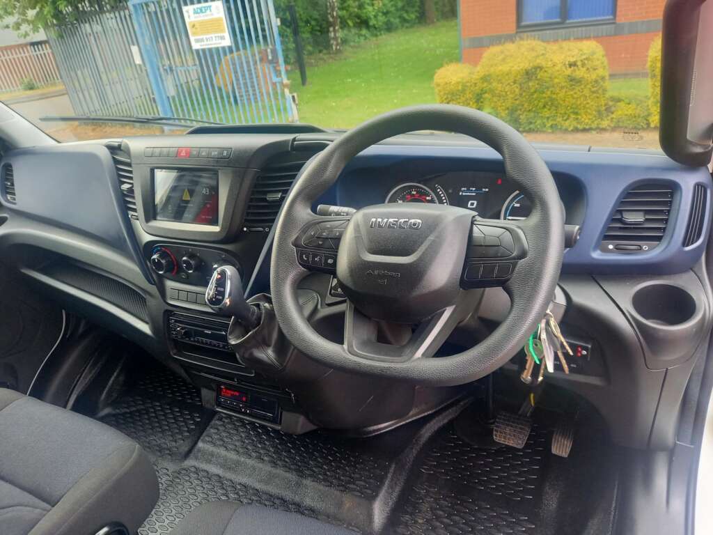 Iveco Daily 70C 20 EV-150 200HP BOX & TAILLIFT