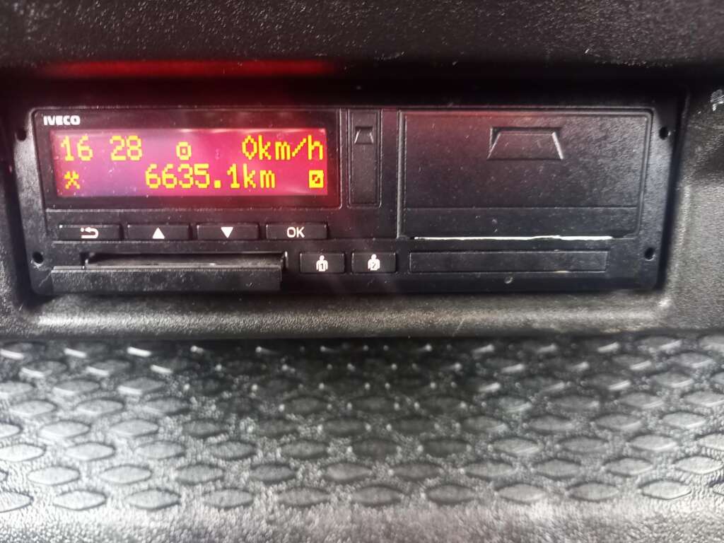 Iveco Daily 70C 20 EV-150 200HP BOX & TAILLIFT
