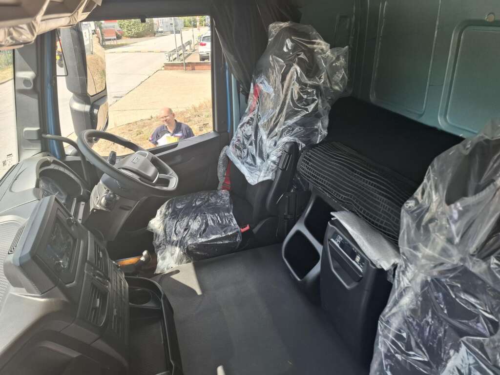 IVECO X-WAY AT360X46Z OFF