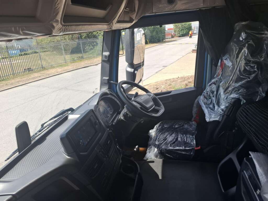 IVECO X-WAY AT360X46Z OFF