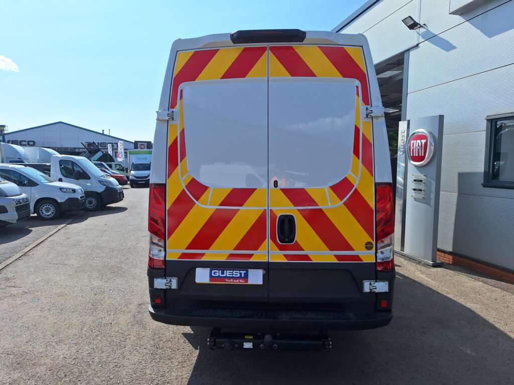 IVECO Daily 35C18 3520L Van