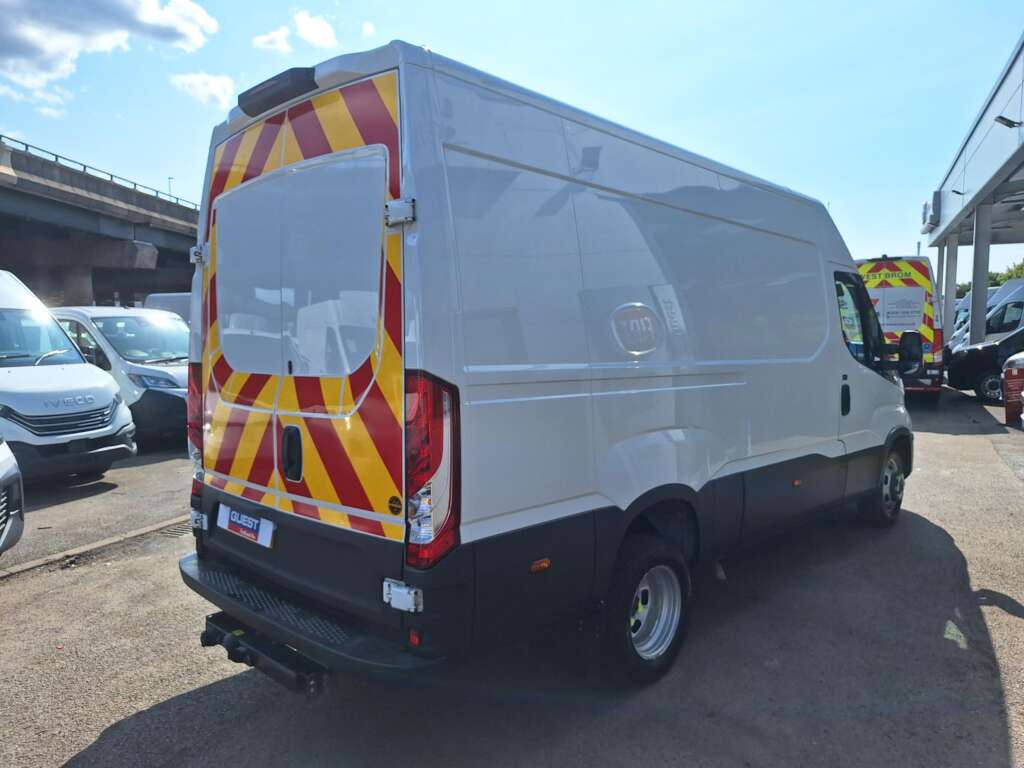 IVECO Daily 35C18 3520L Van