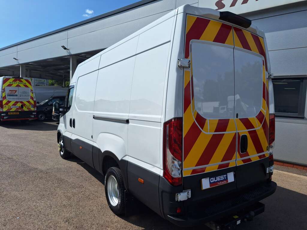 IVECO Daily 35C18 3520L Van