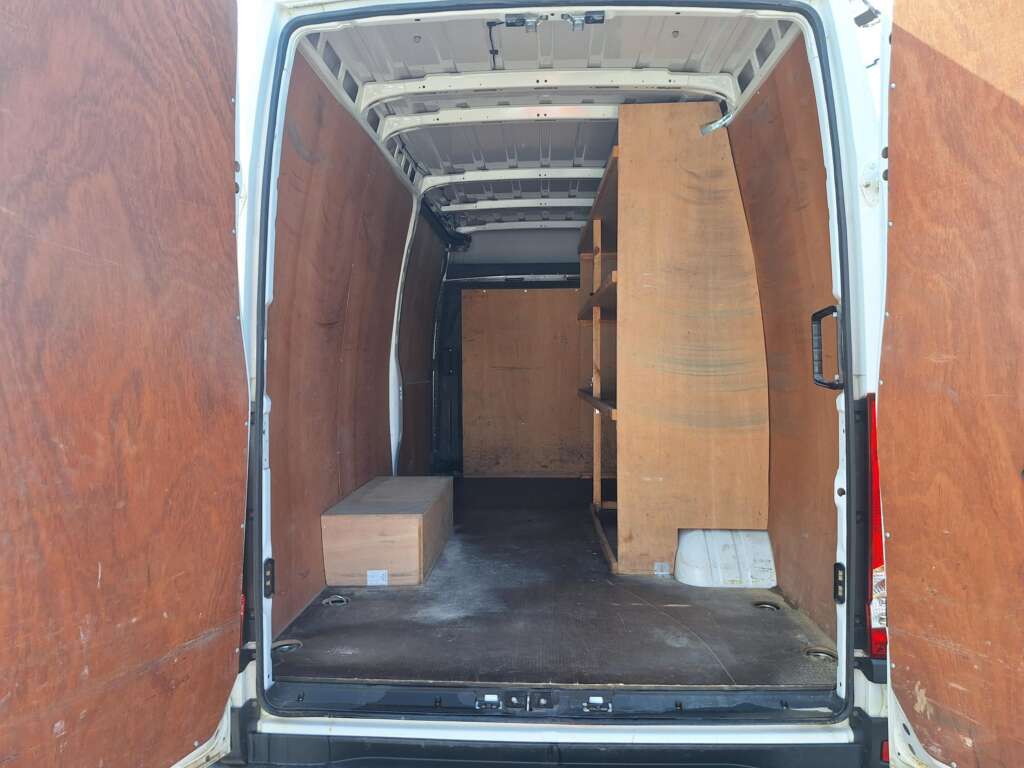 IVECO Daily 35C18 3520L Van