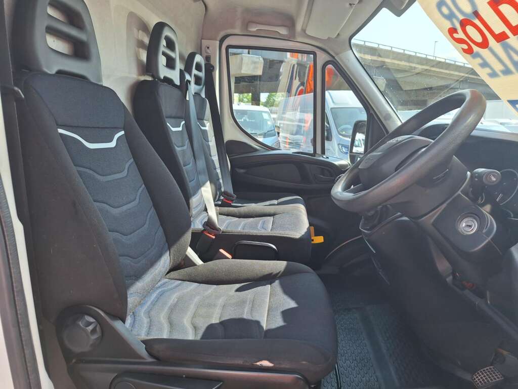 IVECO Daily 35C18 3520L Van