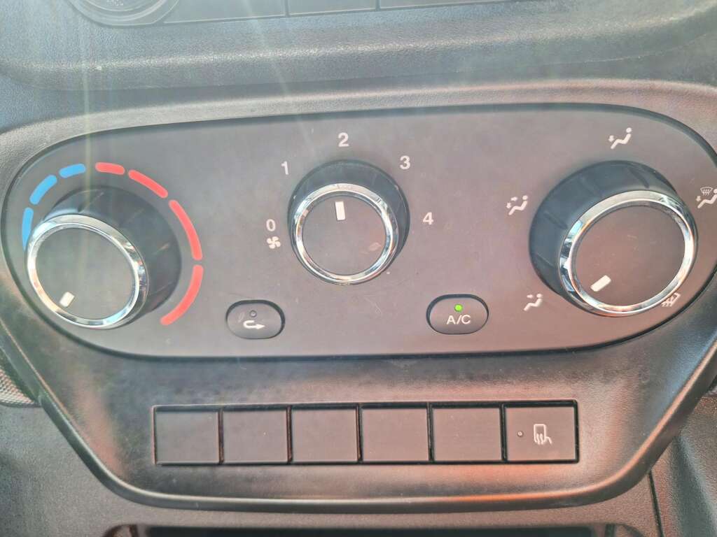 IVECO Daily 35C18 3520L Van