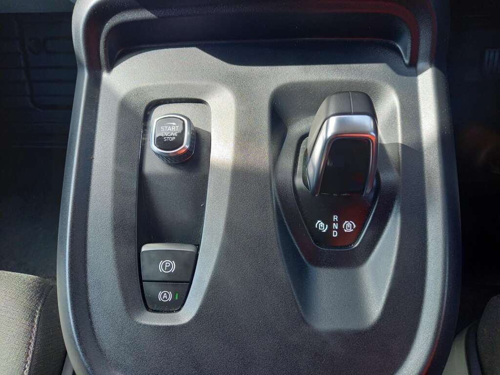 LEVC VN5 31kWh Business Auto Euro 6 5dr (Range Extender)