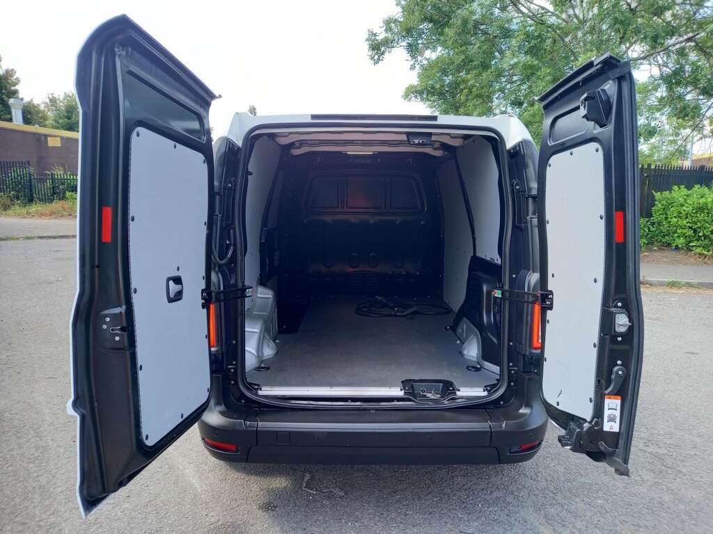 LEVC VN5 31kWh Business Auto Euro 6 5dr (Range Extender)