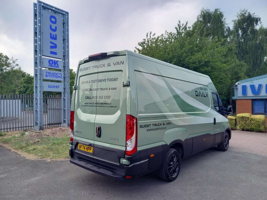 IVECO DAILY 35S16 160 HP AUTO 3520L PANEL VAN