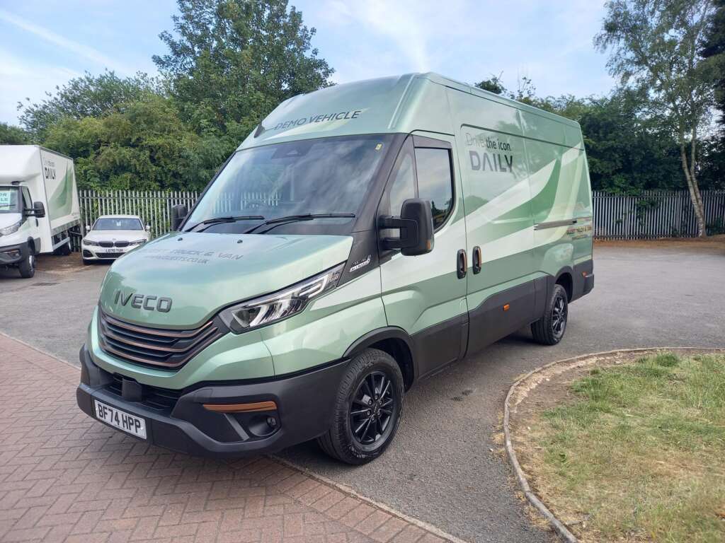 IVECO DAILY 35S16 160 HP AUTO 3520L PANEL VAN