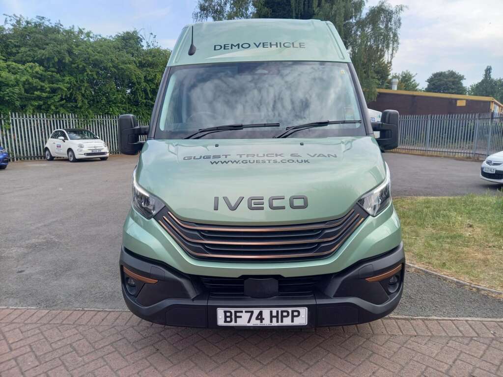 IVECO DAILY 35S16 160 HP AUTO 3520L PANEL VAN