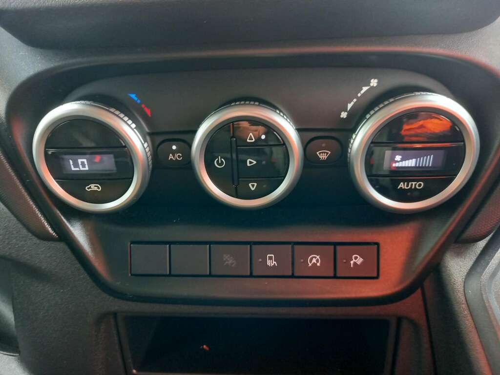 IVECO DAILY 35S16 160 HP AUTO 3520L PANEL VAN