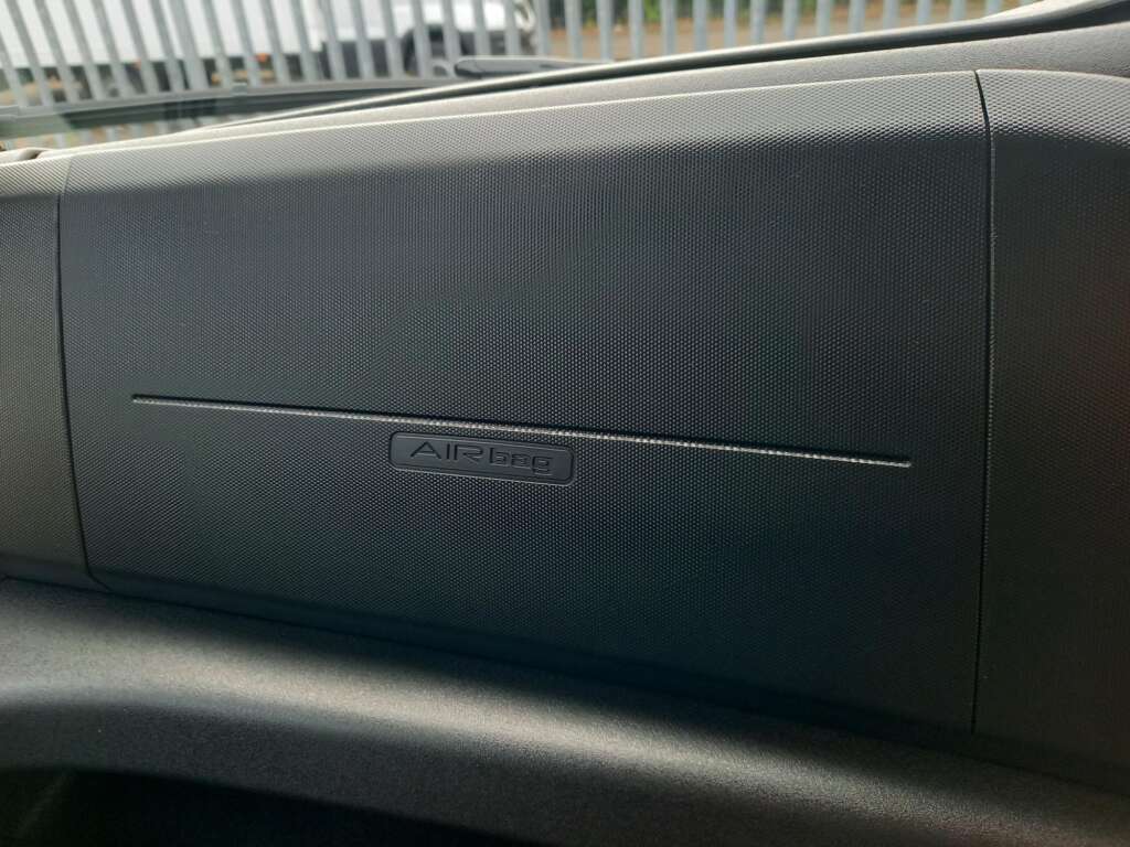 IVECO DAILY 35S16 160 HP AUTO 3520L PANEL VAN