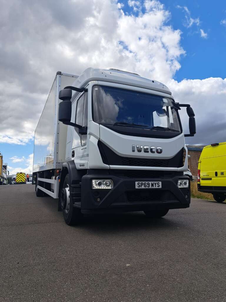 Iveco Eurocargo 180E 250 18T 250HP 28ft Box & Taillift