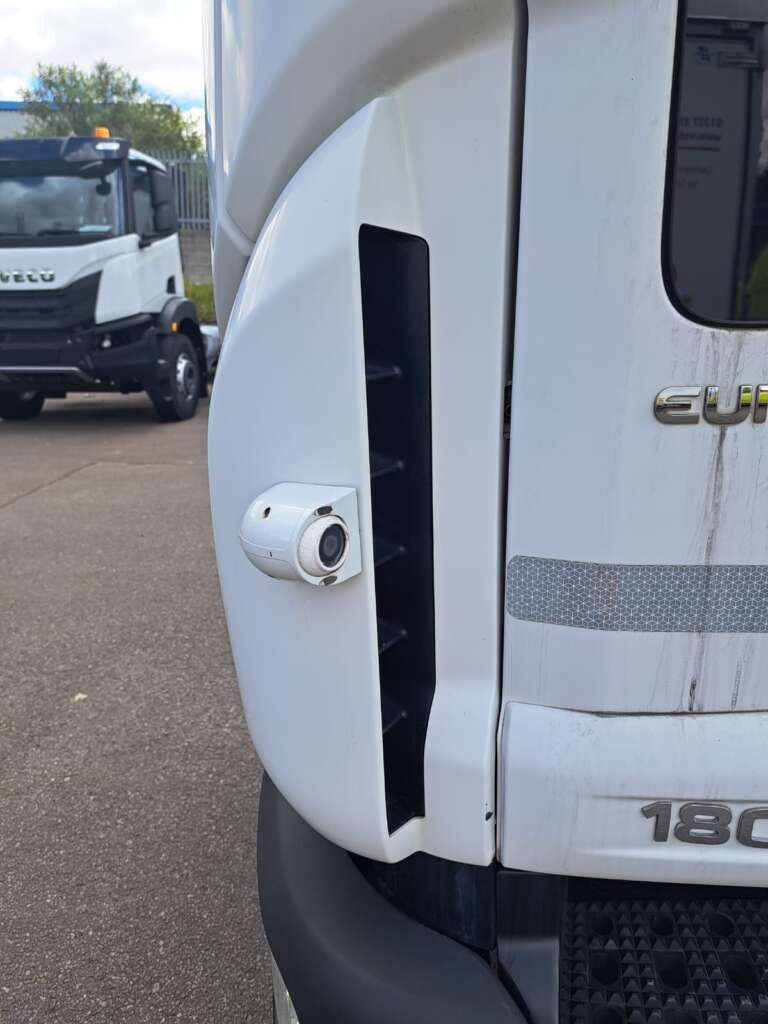 Iveco Eurocargo 180E 250 18T 250HP 28ft Box & Taillift