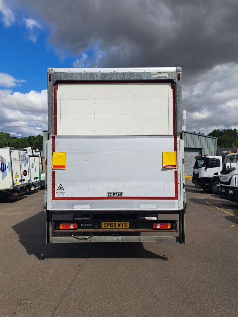 Iveco Eurocargo 180E 250 18T 250HP 28ft Box & Taillift