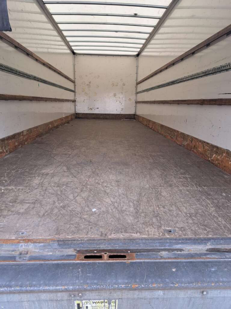 Iveco Eurocargo 180E 250 18T 250HP 28ft Box & Taillift