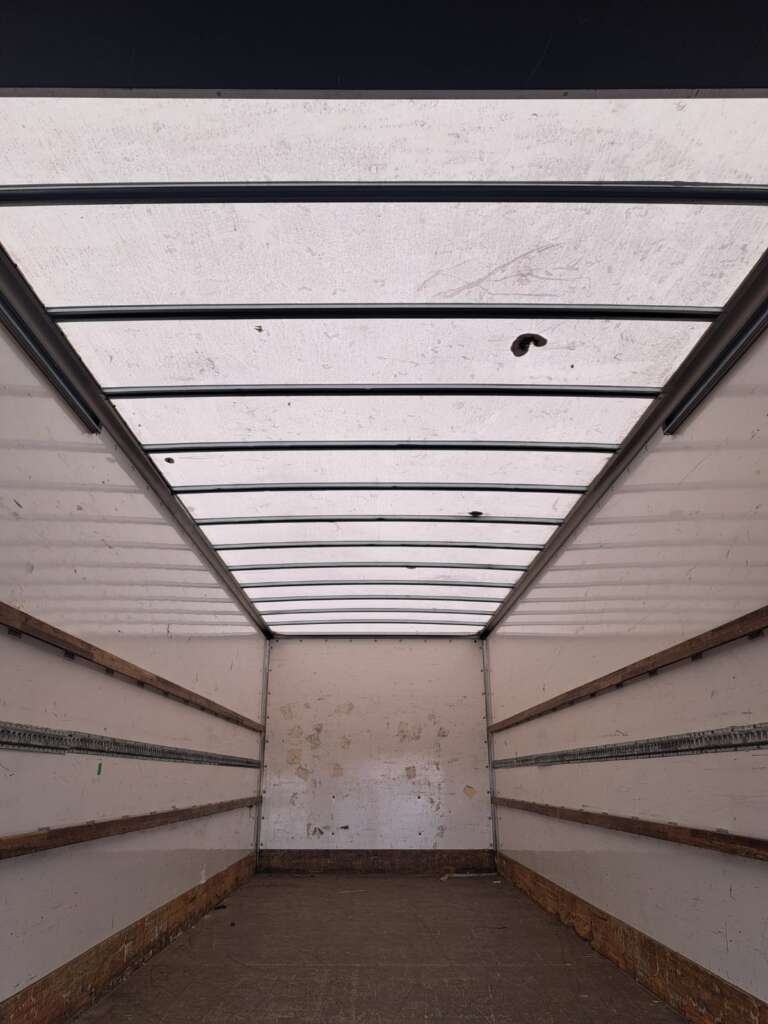 Iveco Eurocargo 180E 250 18T 250HP 28ft Box & Taillift
