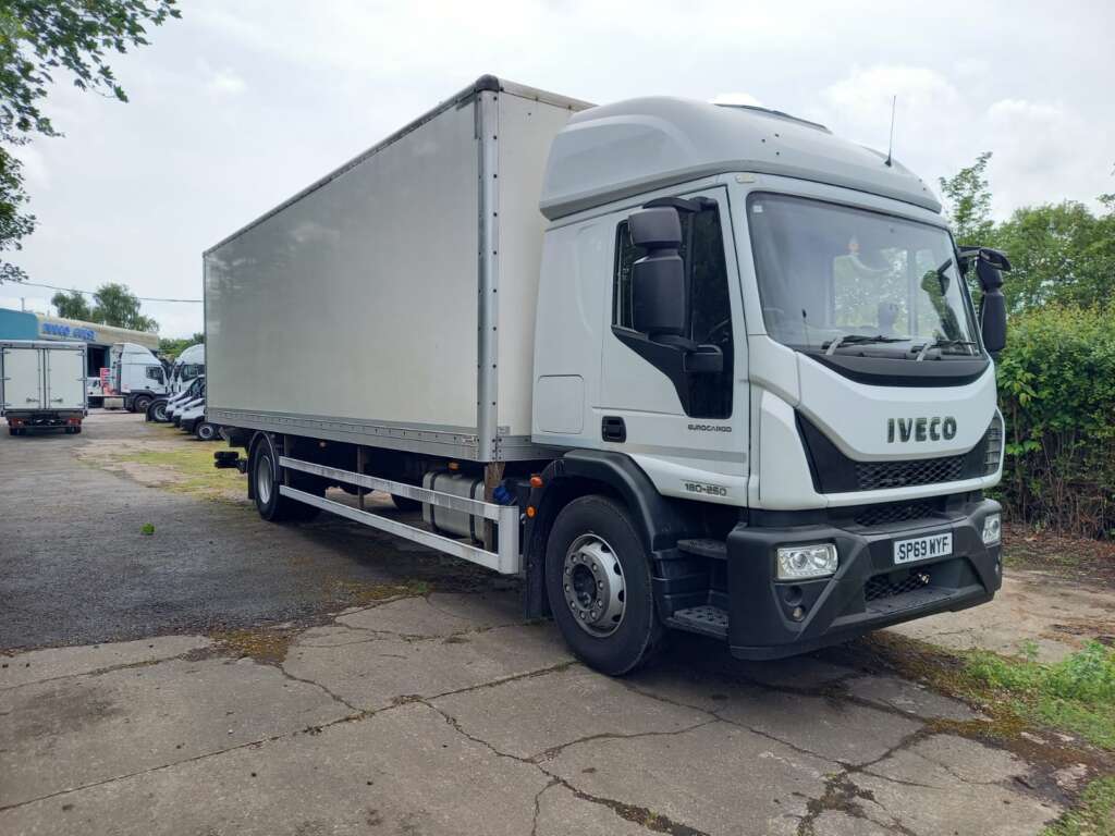 Iveco Eurocargo 180E 250 18T 250HP 28ft Box & Taillift