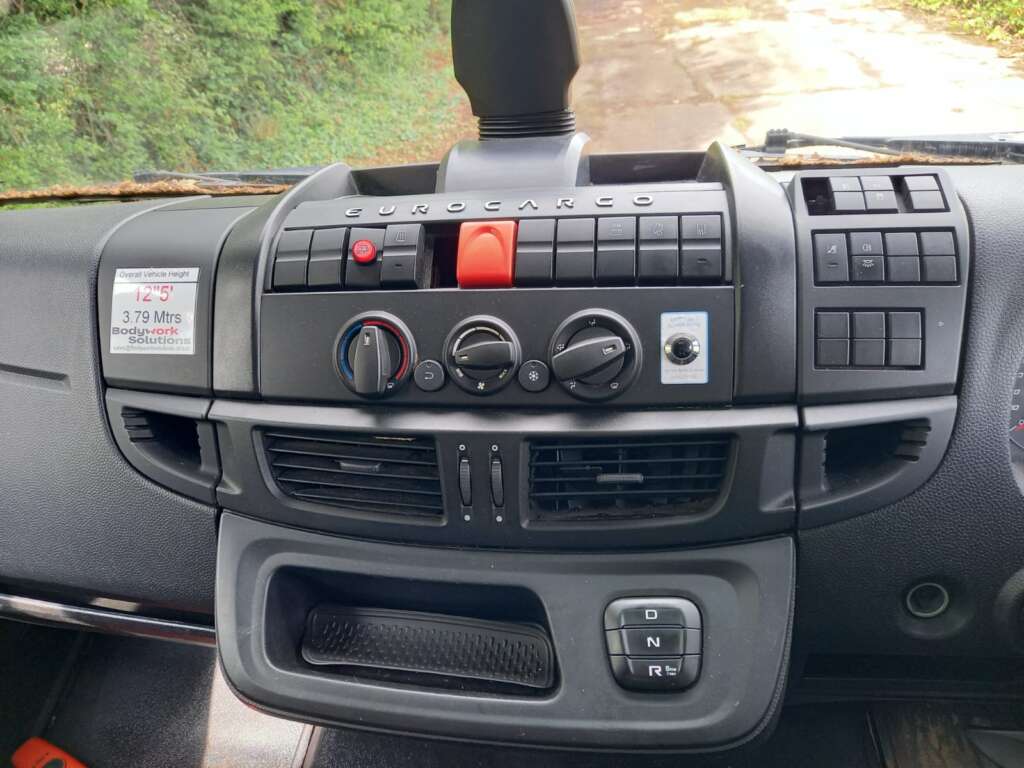 Iveco Eurocargo 180E 250 18T 250HP 28ft Box & Taillift