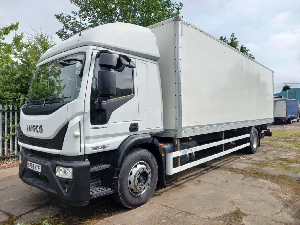 Iveco Eurocargo 180E 250 18T 250HP 28ft Box & Taillift