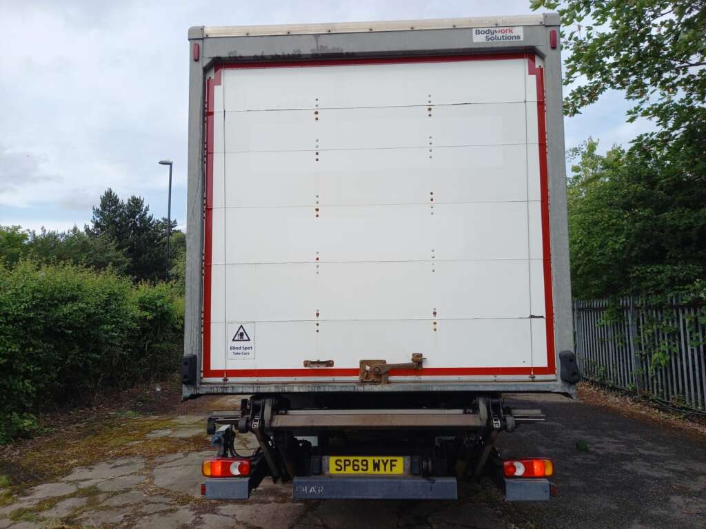 Iveco Eurocargo 180E 250 18T 250HP 28ft Box & Taillift