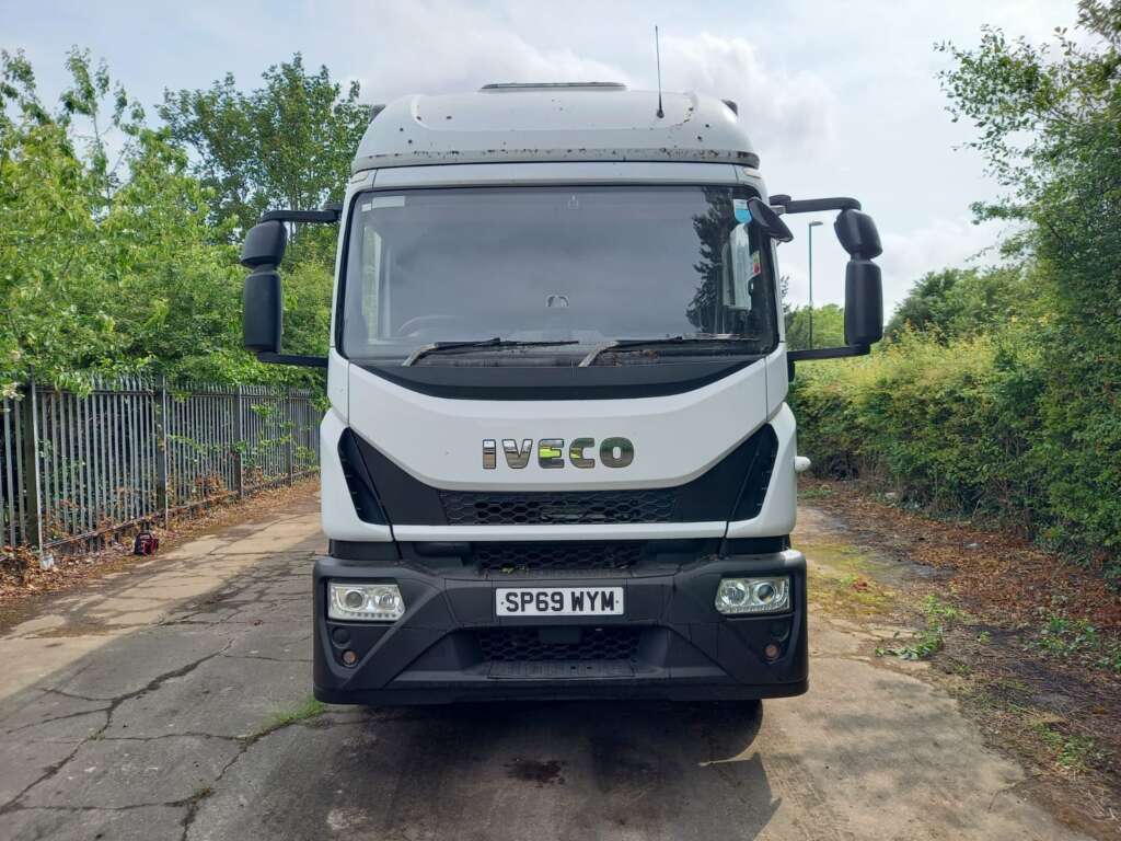 Iveco Eurocargo 180E 250 18T 250HP 28ft Box & Taillift