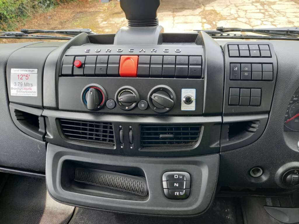 Iveco Eurocargo 180E 250 18T 250HP 28ft Box & Taillift