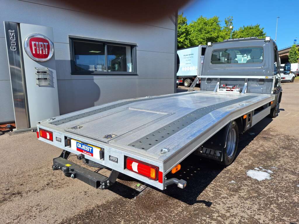 Iveco Daily 3.0D HPI 16V 50C 4350 Business HiMatic LWB Euro 6 2dr (DRW)