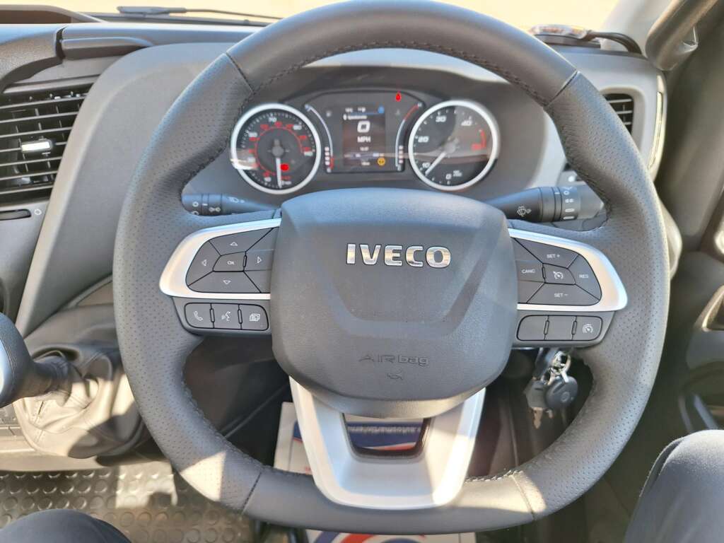 Iveco Daily 3.0D HPI 16V 50C 4350 Business HiMatic LWB Euro 6 2dr (DRW)