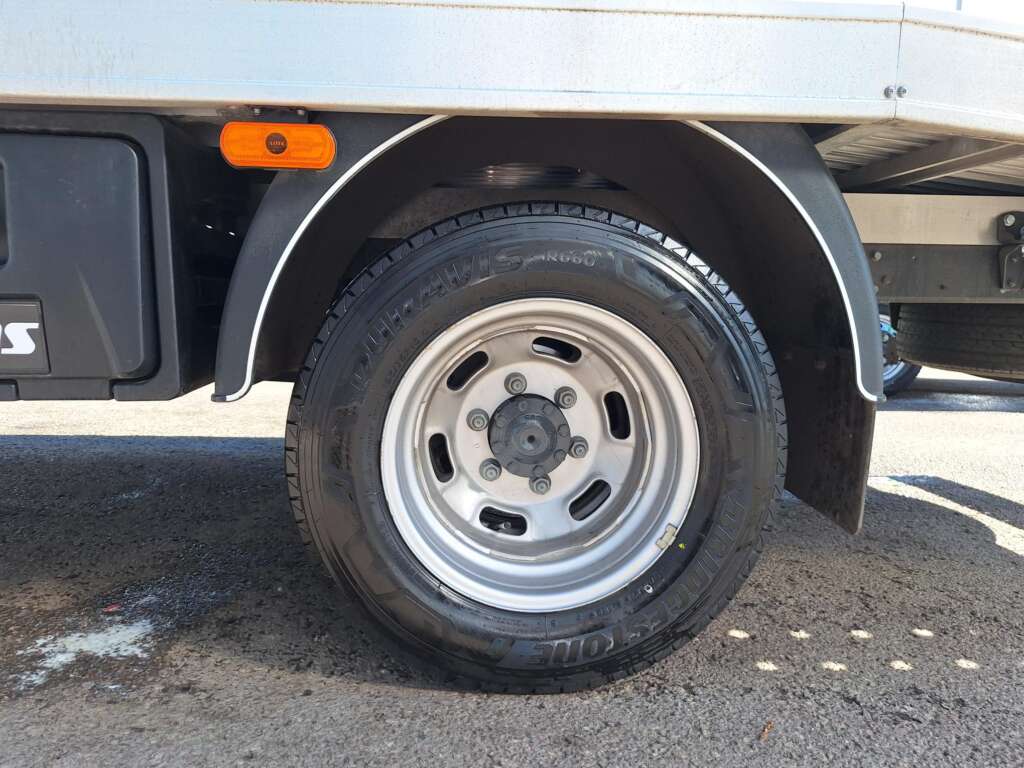 Iveco Daily 3.0D HPI 16V 50C 4350 Business HiMatic LWB Euro 6 2dr (DRW)