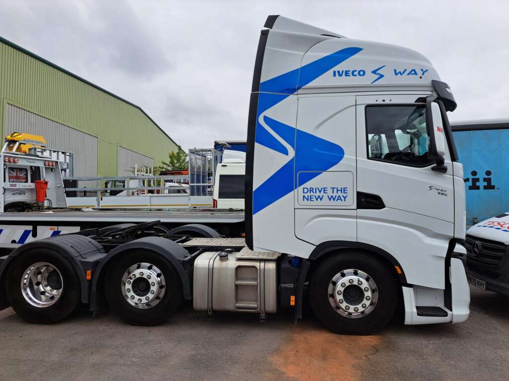 IVECO S-WAY AS440S53 TX/FP 6X2 530HP FULL AIR SUSPENSION