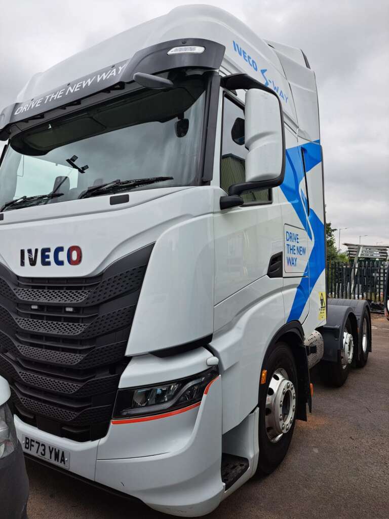 IVECO S-WAY AS440S53 TX/FP 6X2 530HP FULL AIR SUSPENSION