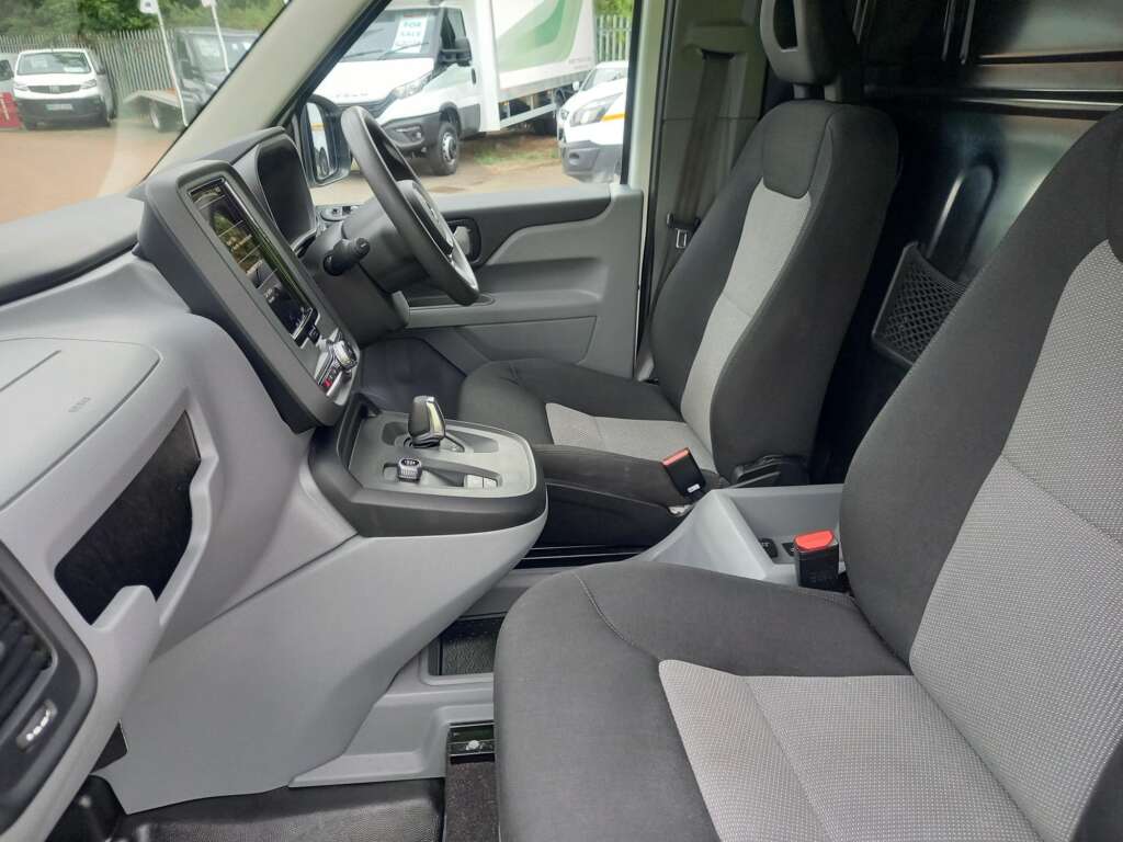 LEVC VN5 31kWh City Auto Euro 6 5dr (Range Extender)