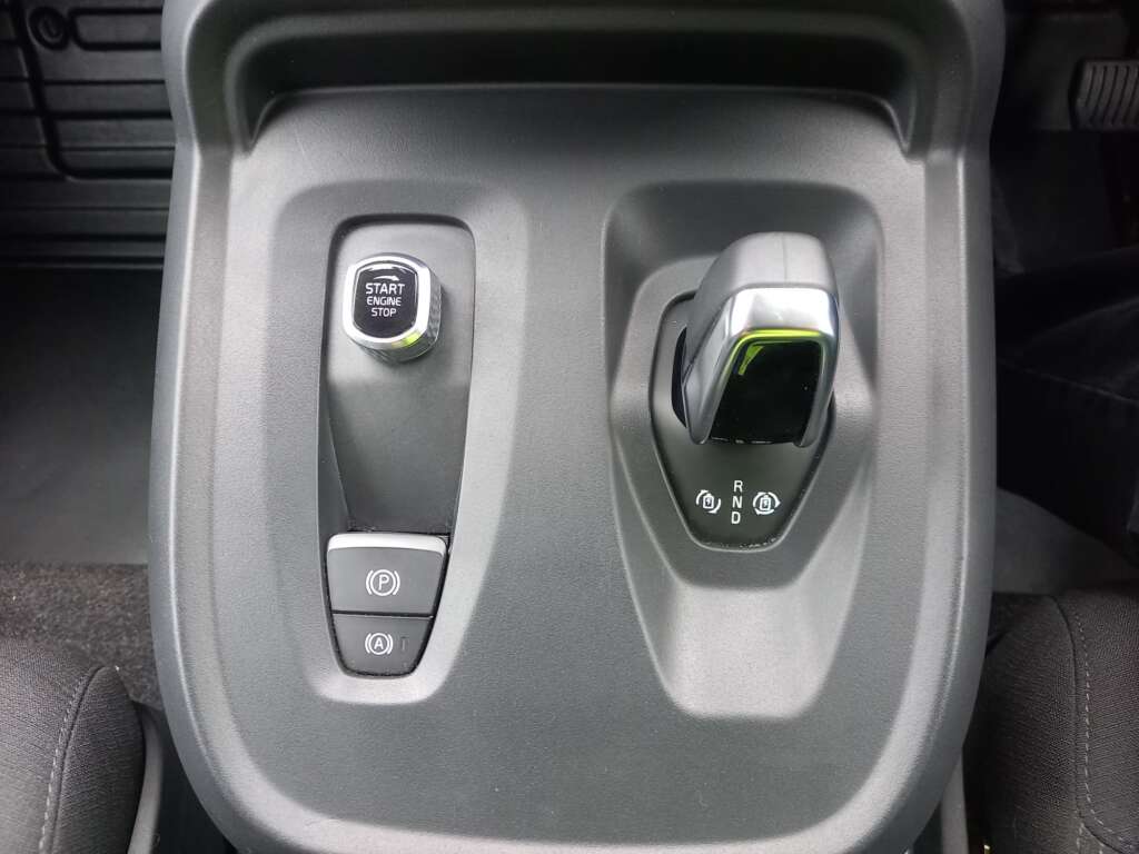 LEVC VN5 31kWh City Auto Euro 6 5dr (Range Extender)