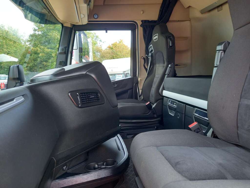 IVECO S-WAY AS440S53 TX/FP 6X2 530HP FULL AIR SUSPENSION