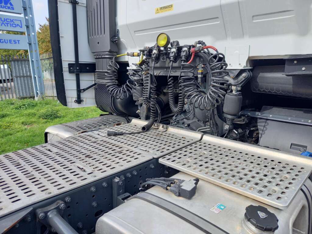 IVECO S-WAY AS440S53 TX/FP 6X2 530HP FULL AIR SUSPENSION