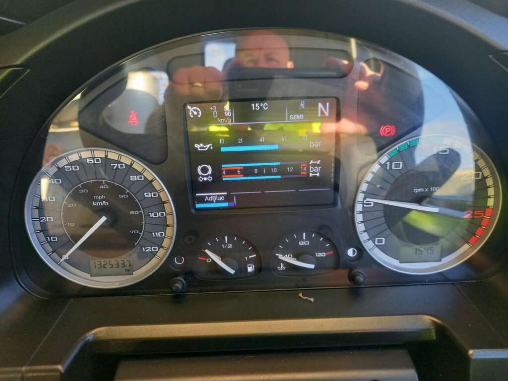 Iveco X-WAY AD360X42Z 8X4 TIPPER