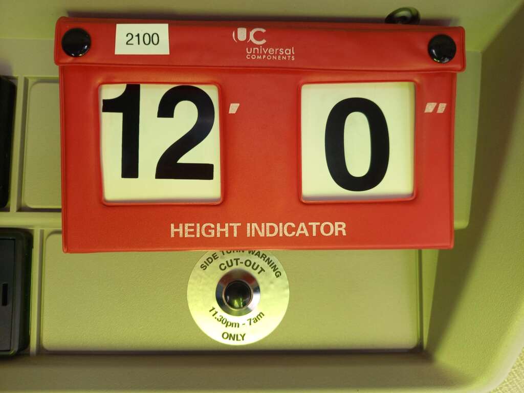 Iveco X-WAY AD360X42Z 8X4 TIPPER